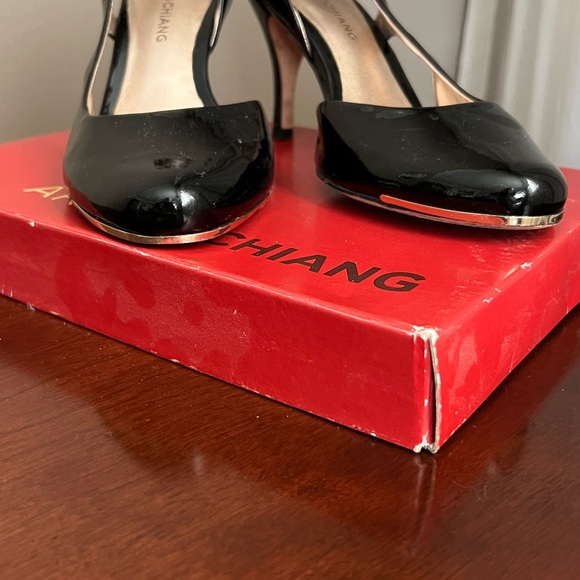 Arturo Chiang patent leather sling back heel Size 7 - Picture 3 of 4